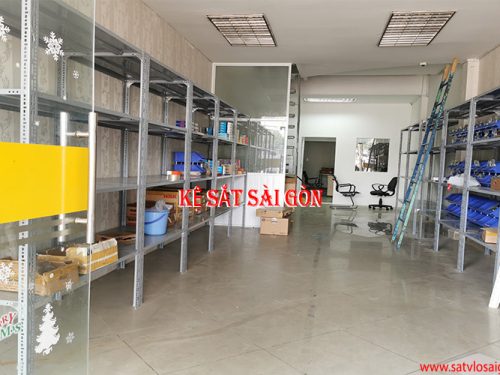 Mâm kệ sắt V lỗ tole có sóng - Kệ Sắt Sài Gòn