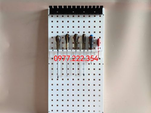 Bảng pegboard treo phụ kiện cơ khí, dụng cụ máy mài, khoan