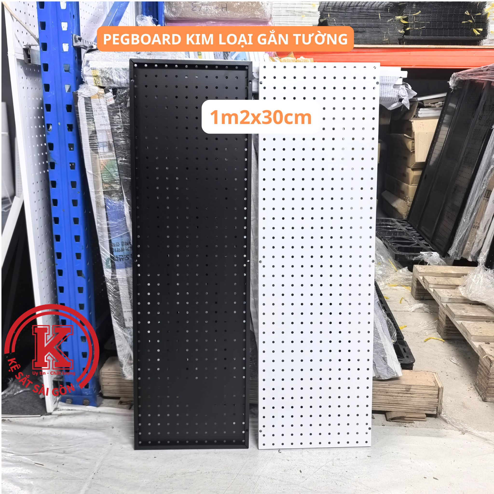 Tấm tôn lỗ tròn cạnh vuông không sóng