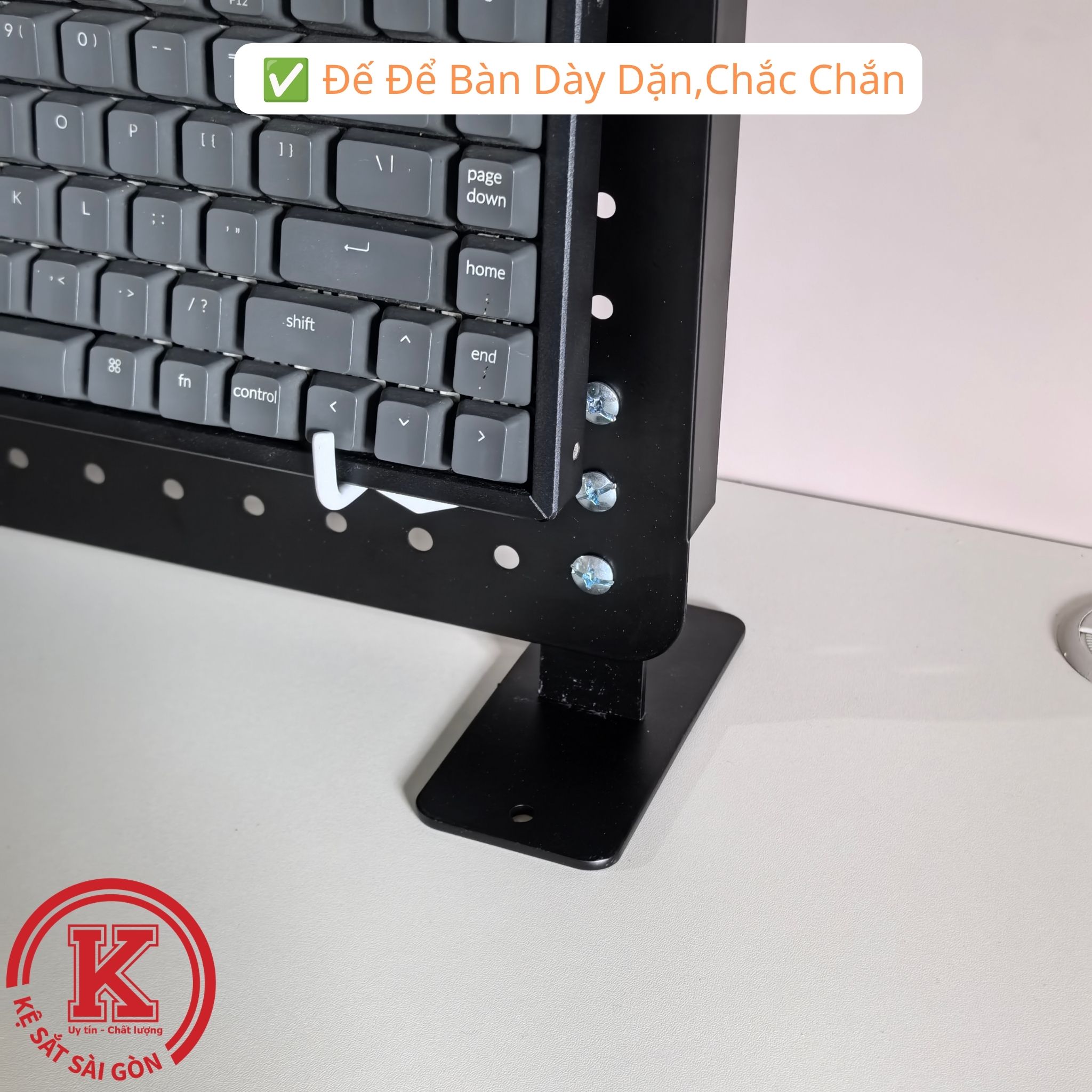 Bảng pegboard chân đứng để bàn