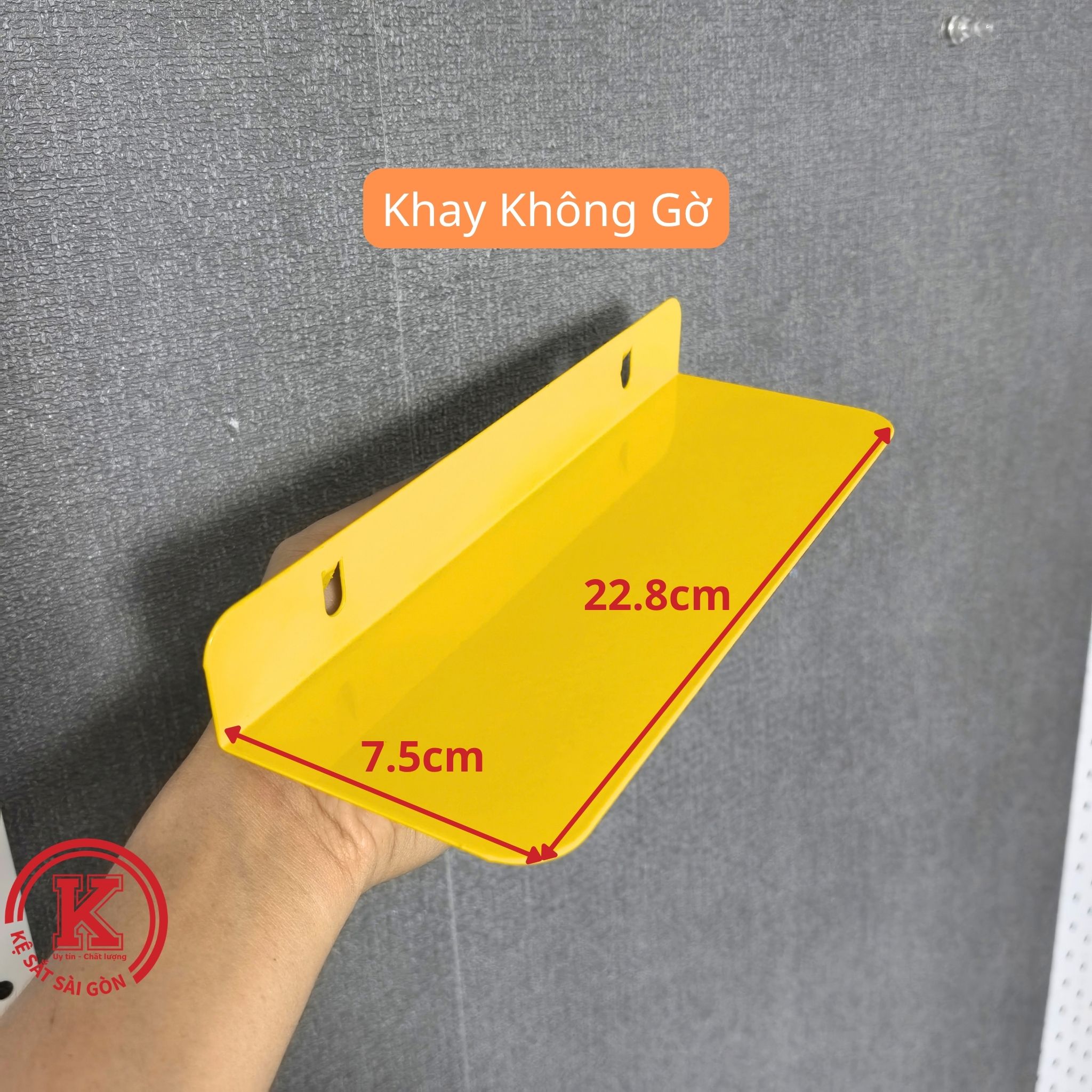 Khay, hộp màu vàng cài pegboard