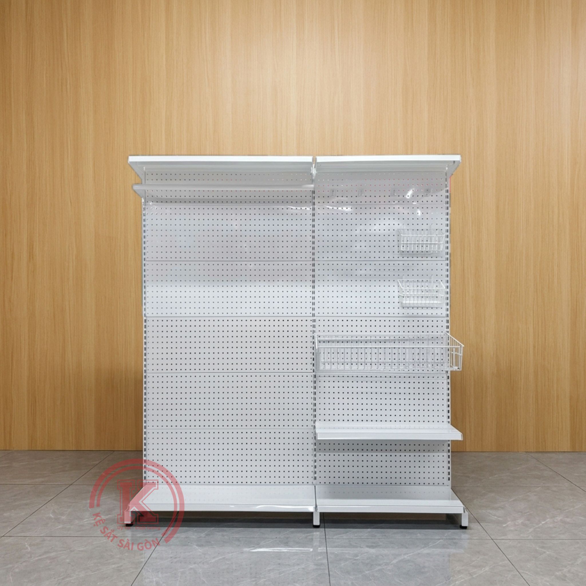 Ke-Pegboard-Ton-Duc-Lo-Chan-Dung (2)