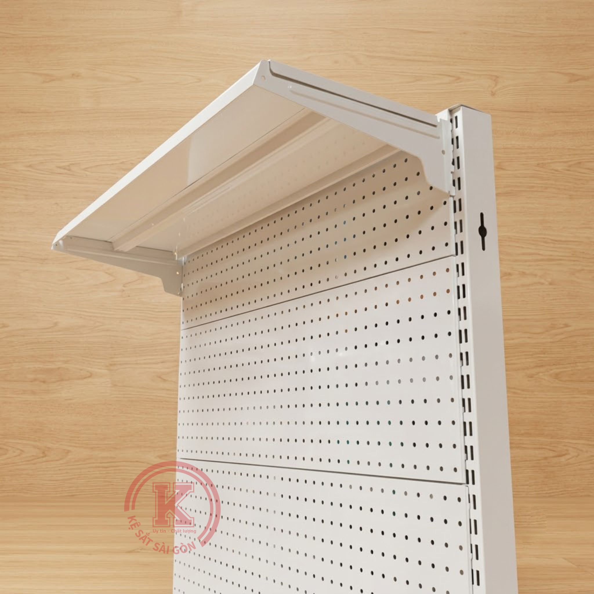 Ke-Pegboard-Ton-Duc-Lo-Chan-Dung (5)