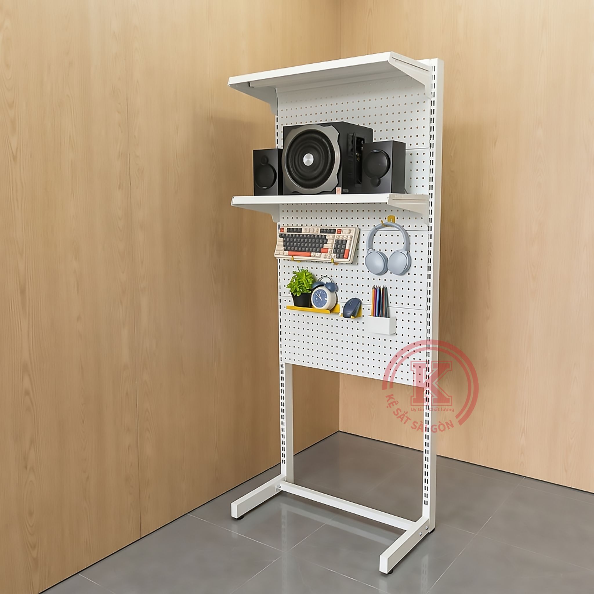 Ke-Pegboard-Ton-Duc-Lo-Chan-Dung (7)